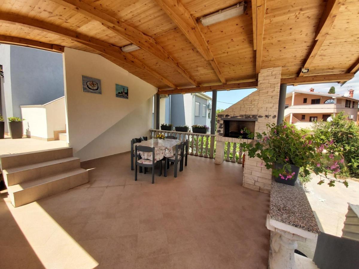 Apartman Ana Štinjan Exterior foto