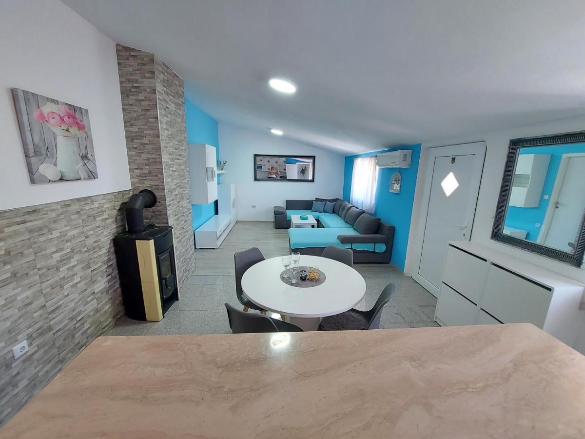 Apartman Ana Štinjan Exterior foto