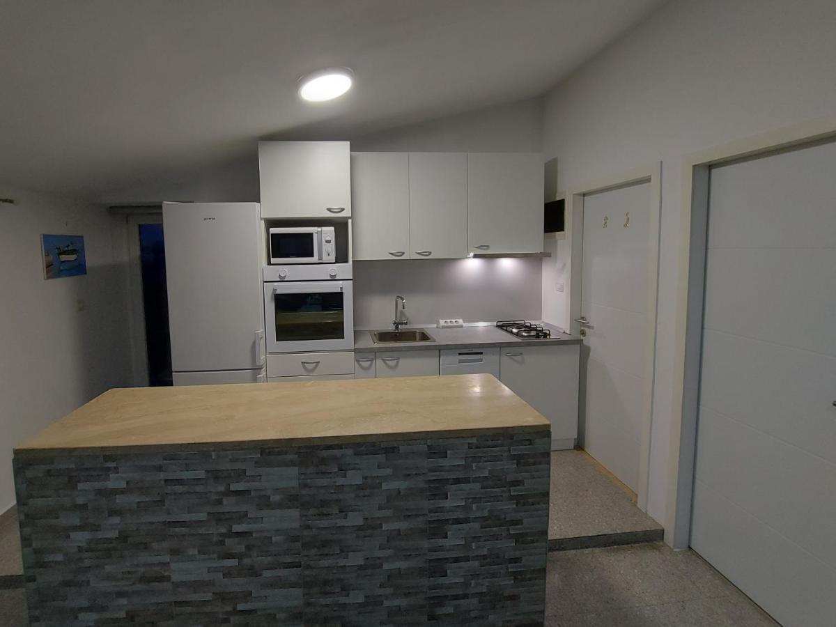 Apartman Ana Štinjan Exterior foto